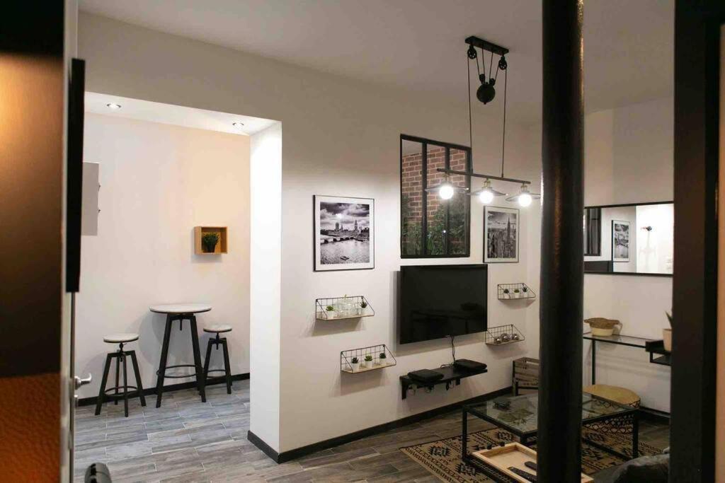 Loft De Courcaille - Balneo - Free Parking - Wifi Leilighet Orléans Eksteriør bilde